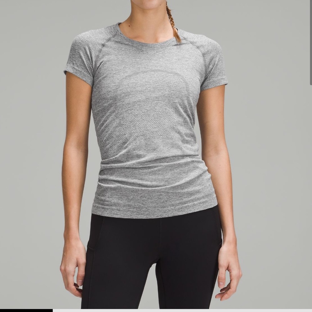 gray swiftly tech shirt, size 6!!!!